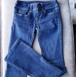 American Eagle size 4 Super Stretch Blue Jeans